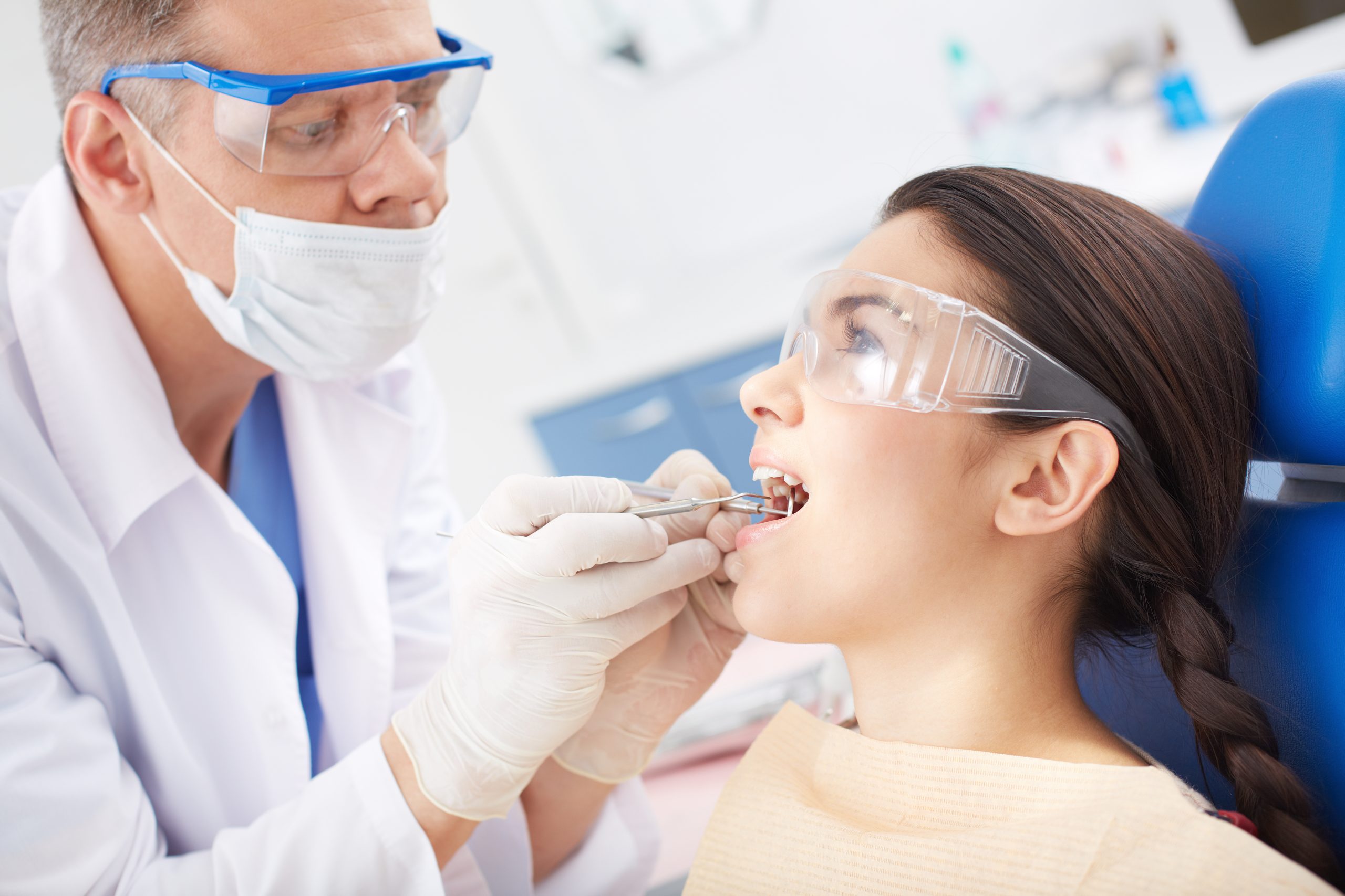 Why Are My Veneers Coming Off? Causes and Prevention Tips